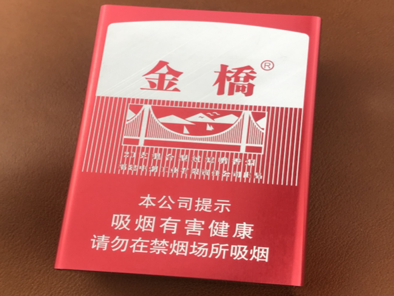 免税香烟防伪喷码与激光拉条细节检测实拍